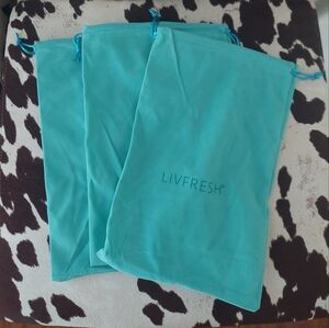 3 velvet drawstring giftbags
